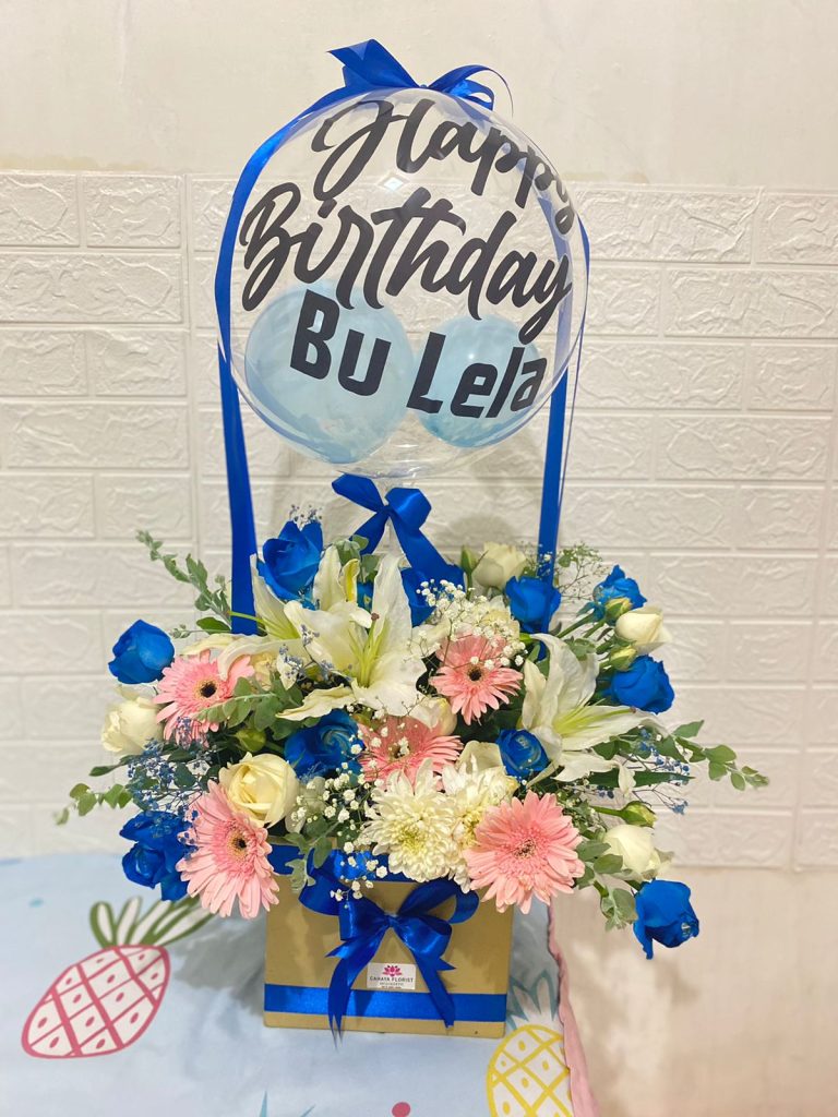 Buket Bunga Box Dengan Balon Biru
