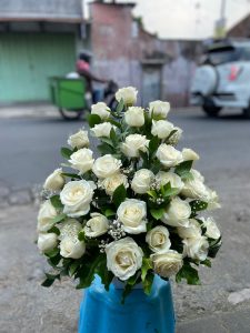 Bunga Meja Mawar Putih Besar